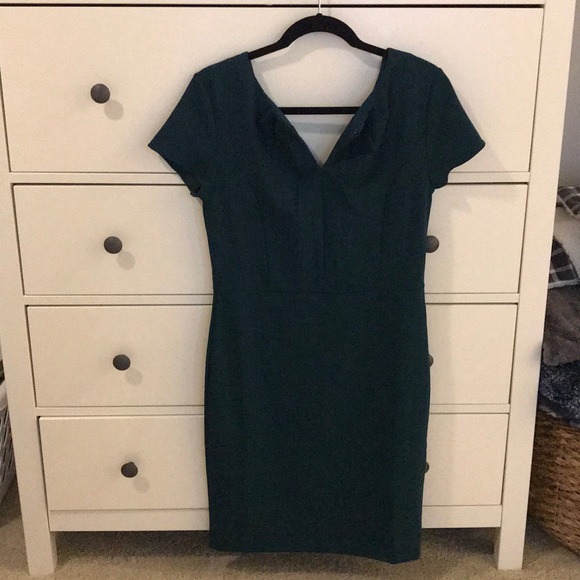 NEVER WORN WOMENS DRESS - Picture 1 of 1